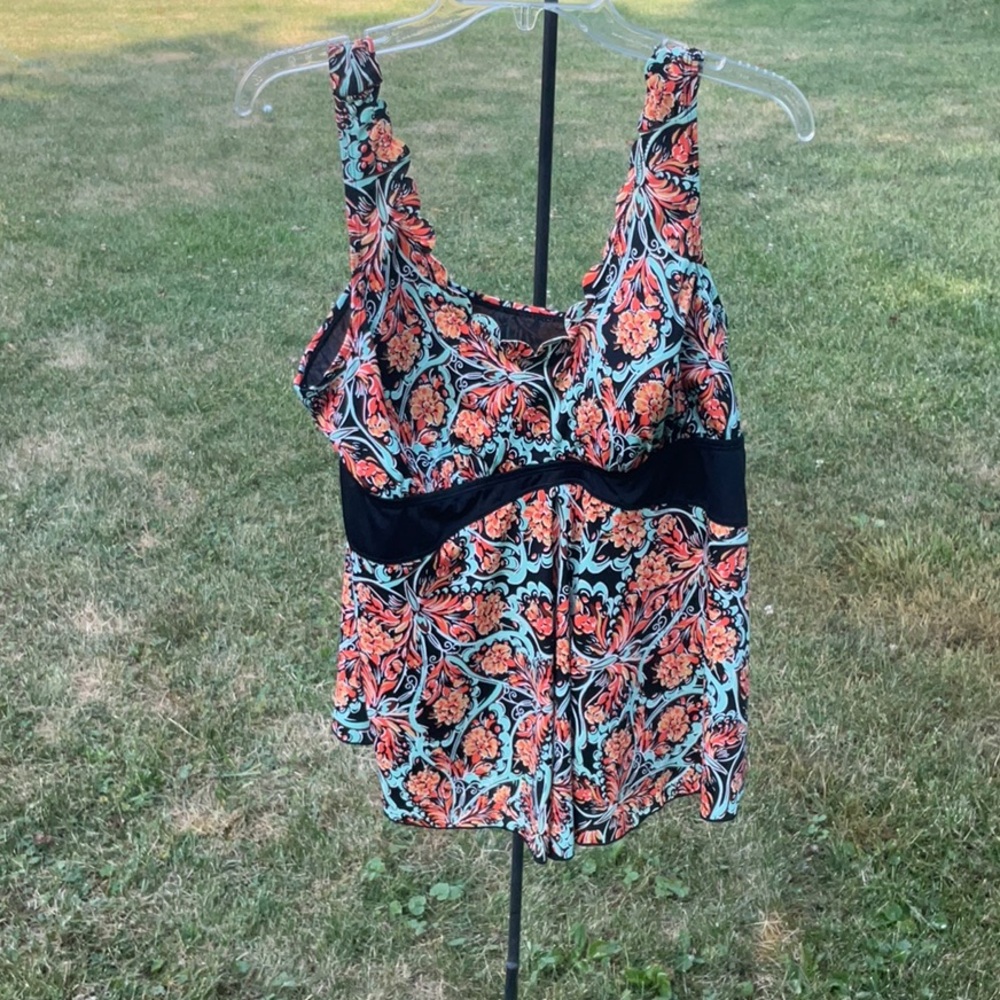 Fit 4 U Scallop V neck Tankini Top 16
